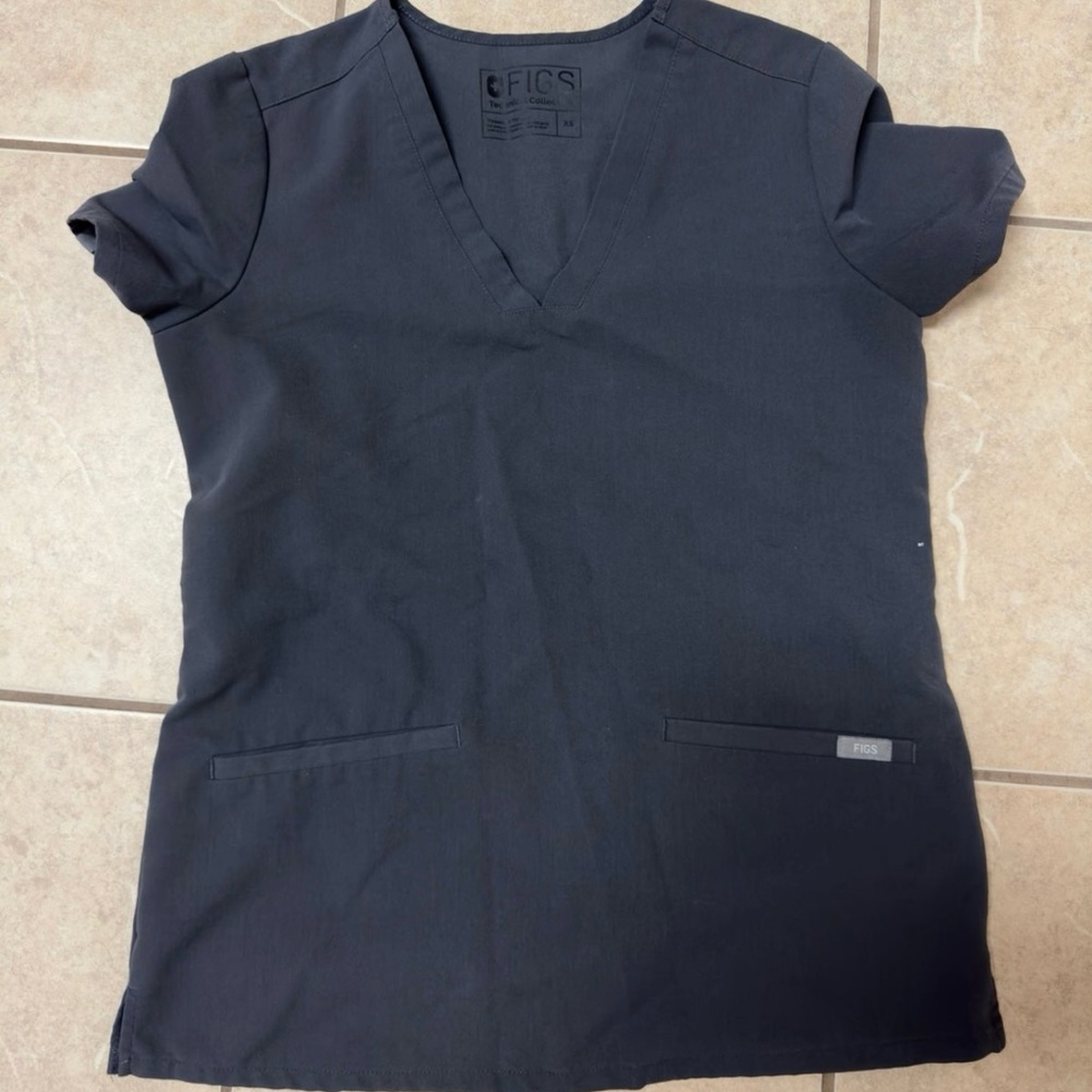 FIGS Scrub Set - Discontinued Gray Color